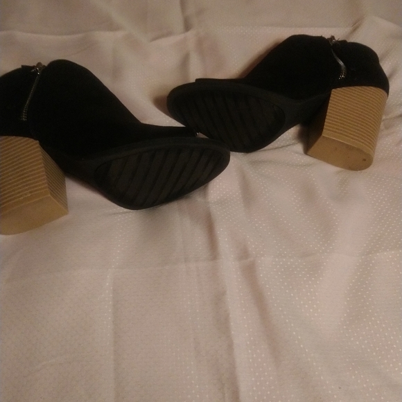 Booties - Picture 4 of 4